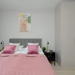 Modern & Bright Marywilska In With Parking By Renters アパート *