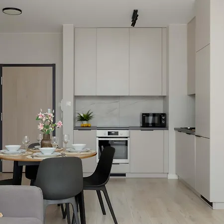 Modern & Bright Marywilska In With Parking By Renters Warszawa