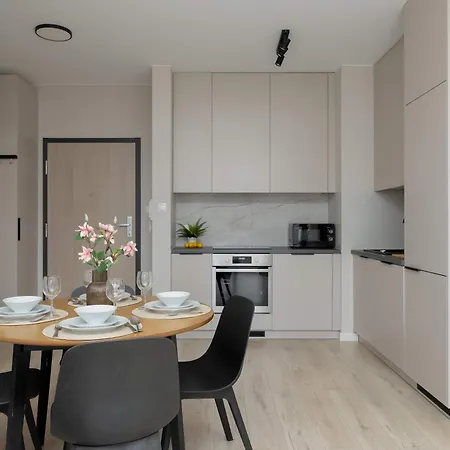 Modern & Bright Marywilska In With Parking By Renters Lägenhet Warszawa