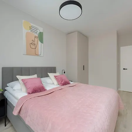 Modern & Bright Marywilska In With Parking By Renters Lägenhet *