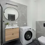 Modern & Bright Marywilska In With Parking By Renters *