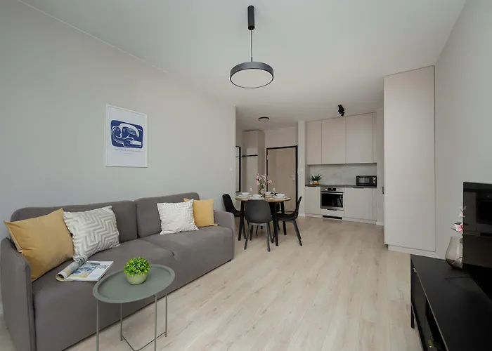 Modern & Bright Marywilska In With Parking By Renters *