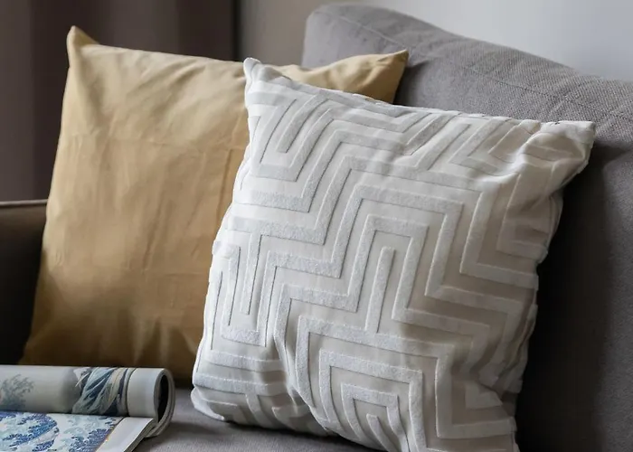 Apartment Modern & Bright Marywilska In With Parking By Renters