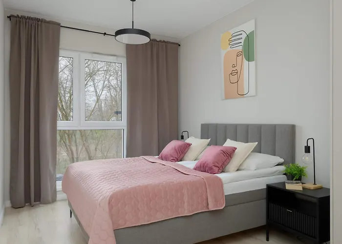 Modern & Bright Marywilska In With Parking By Renters Appartement *