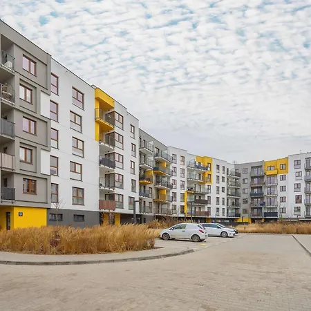 Modern & Bright Marywilska In With Parking By Renters Apartment